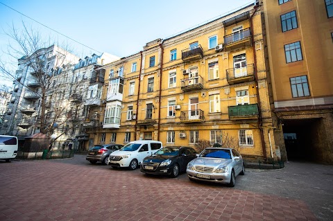 Kyiv 2Rooms Classic VIP Apartment