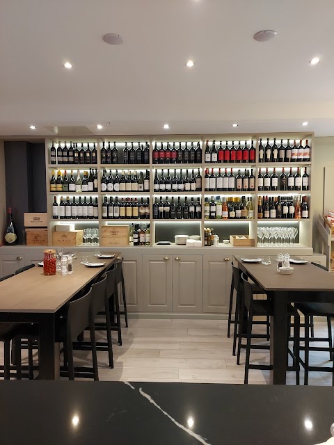 A Tavola Italian Deli, Wine Bar and Cooking School