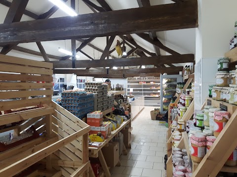 Shukers pet and country stores