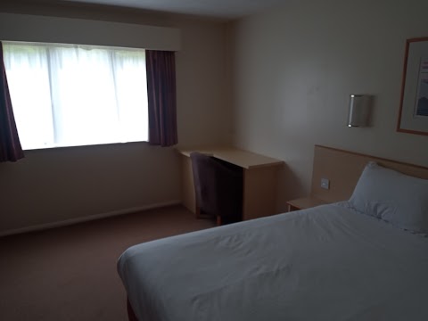 Days Inn by Wyndham Warwick South M40