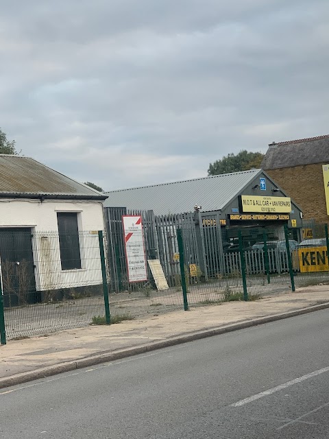 Ken's Autos Godstone Road