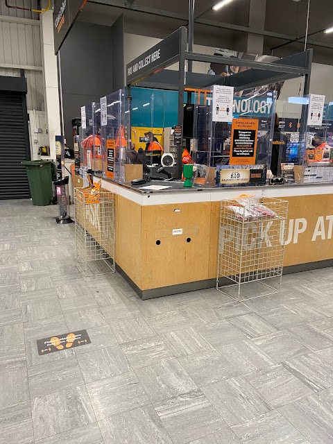 Halfords - Selly Oak (Birmingham)