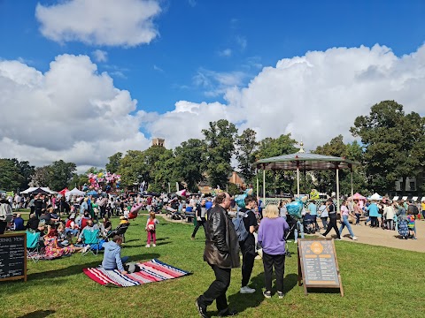 Pump Room Gardens