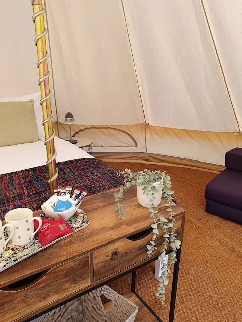 Garden Lodge & Old College Glamping