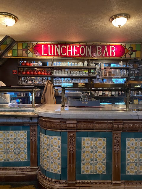 Whitelock's First City Luncheon Bar