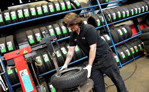 ETB Autocentres - Tyres & MOT - Barry