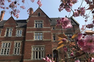 Newcastle-under-Lyme School