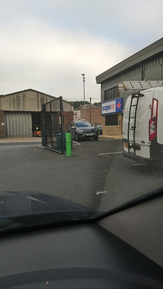 Screwfix Huddersfield - Lockwood