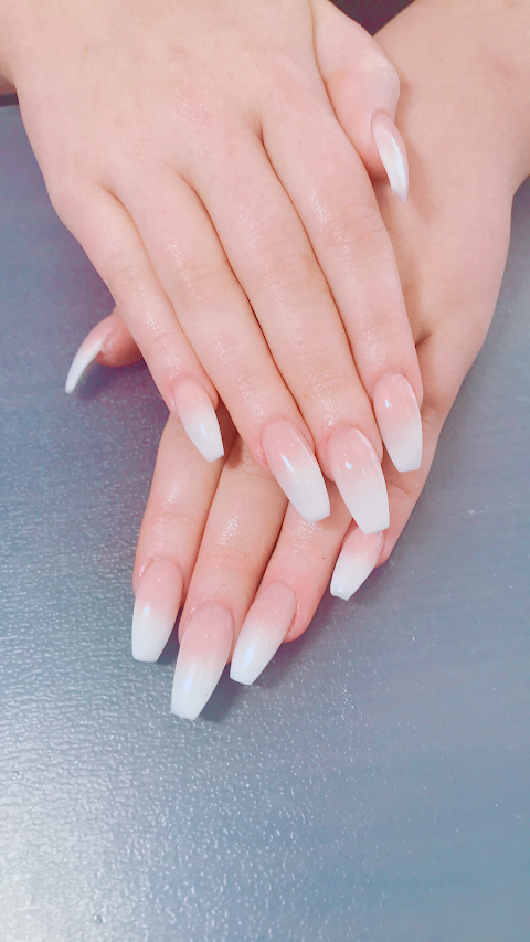 KAUR'S Nails & Beauty