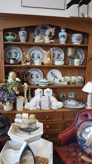 Magistrates Antiques Centre & Market