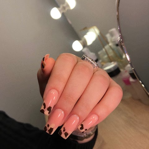 Vika Nails Love