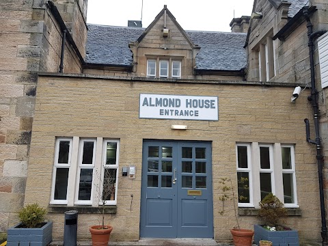 Almond House Lodge