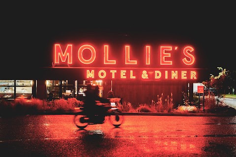 Mollie's Motel & Diner Bristol