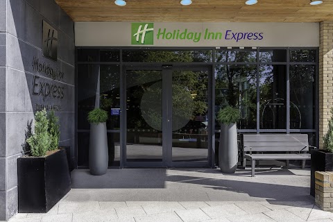 Holiday Inn Express Dublin Airport, an IHG Hotel