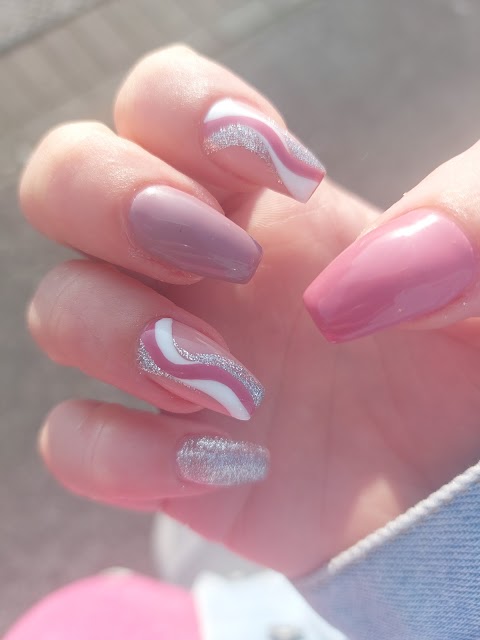 Naoimhs Nails