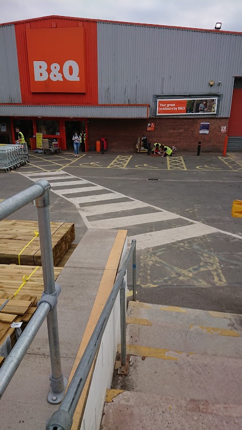 B&Q Stoke-On-Trent - Talke Pits