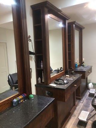 Gents cutting rooms