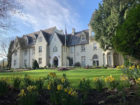 The Glen Yr Afon House Hotel