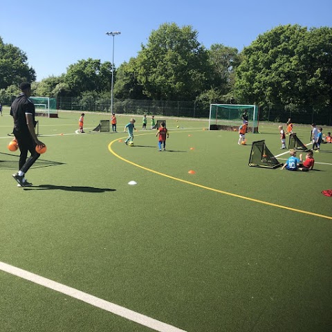 We Make Footballers: Sunbury Football Academy