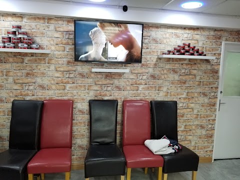 City Style Barber (Traditional (Turkish & Kurdisch &Would ) STYLE and design .