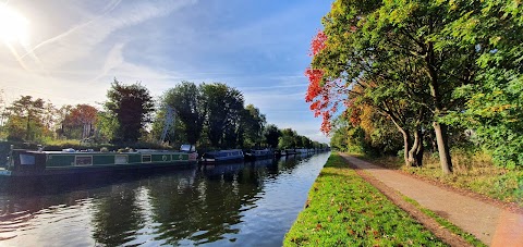 Walton Perk Cafe (Coffee and Cake boat) Fully Licenced