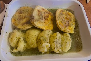 Chloe's Pie & Mash