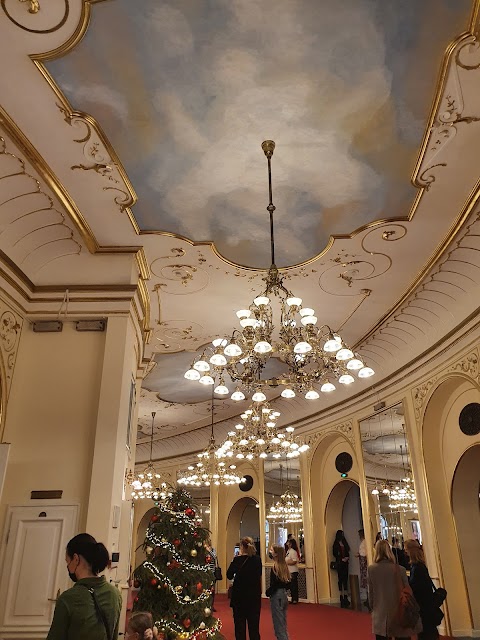 Будапештський театр оперети
