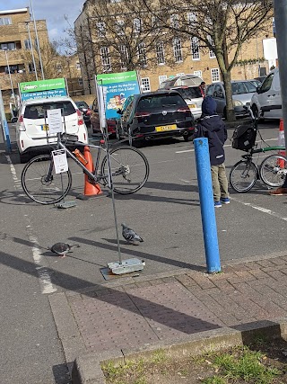 Halfords - Mile End Road