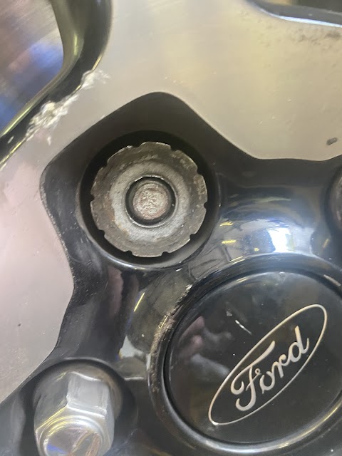 Locking Wheel Nut Removal