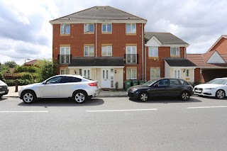 Beautiful 4 beds Hillview House, Thamesmead, London