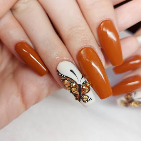 Veronika Halls Nail Artist-Norwich