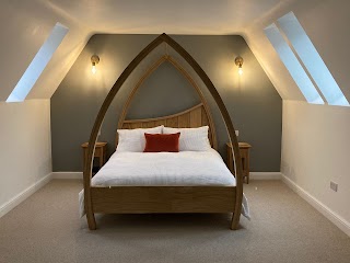 Abowed Four Poster Beds & Wooden Bed Maker