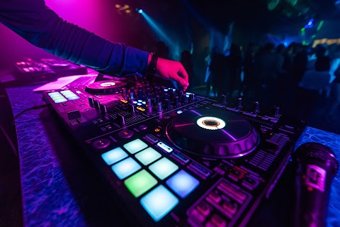 1DJ1.com Disco-Tech & Events