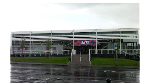 B&M Store