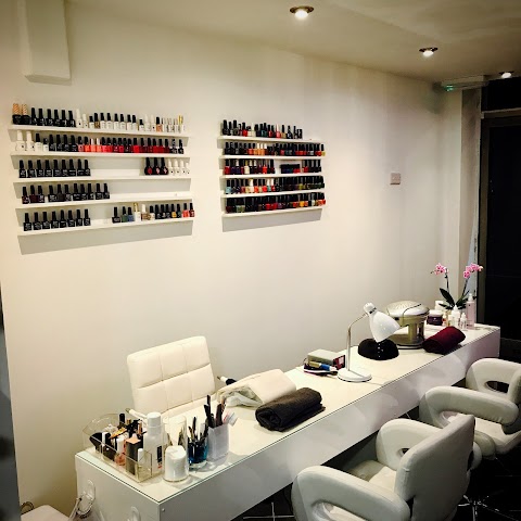 Vanity Hair & Beauty bar