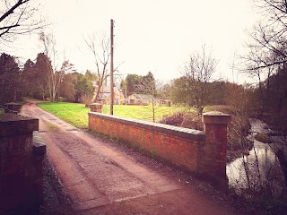 Woodford Grange Boarding Kennels and Cattery