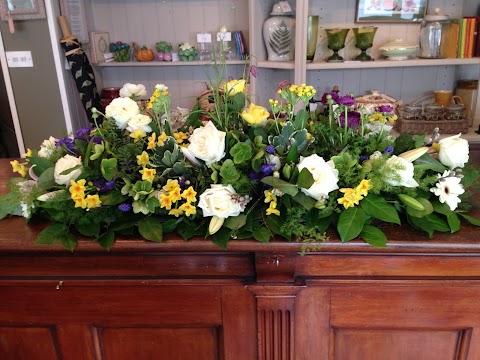 Mills in Bloom Florists Winchester