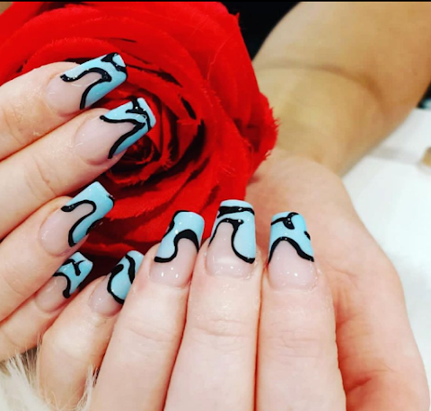 Heather's Nails & Beauty