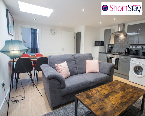 Short Stay Bristol Serviced Accommodation & Apartments Kingswood