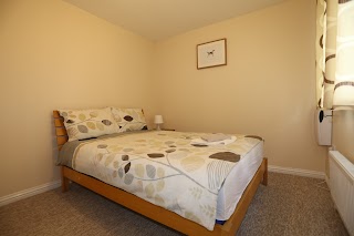 Beautiful 4 beds Hillview House, Thamesmead, London