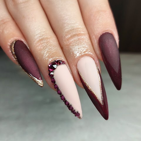 Veronika Halls Nail Artist-Norwich