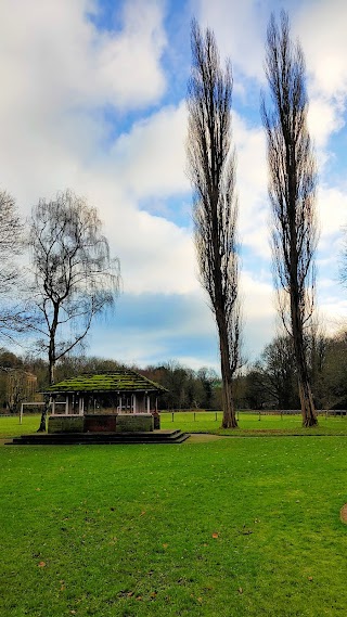 Holmes Park & Play Area