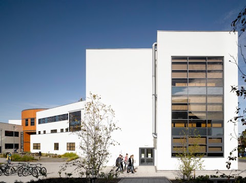 Macclesfield College