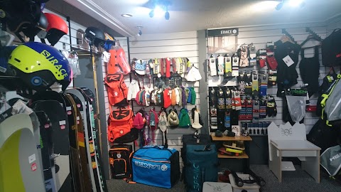 Ski 'n' Boardroom Glasgow - Snowboard/ Ski Specialists