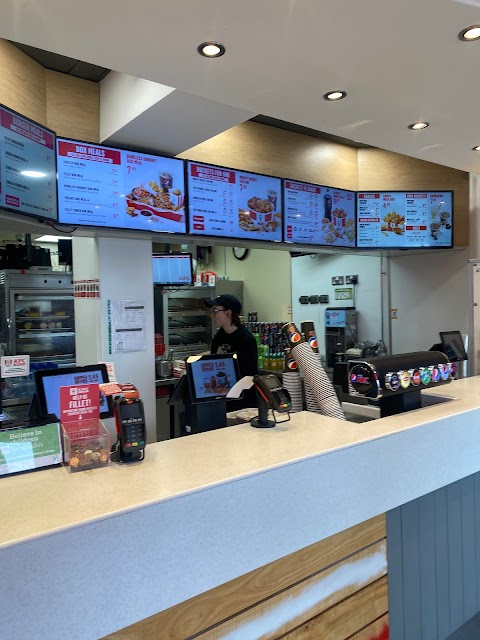 KFC Yateley - Reading Road