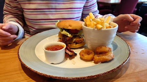 The Oak Tree - Pub & Grill