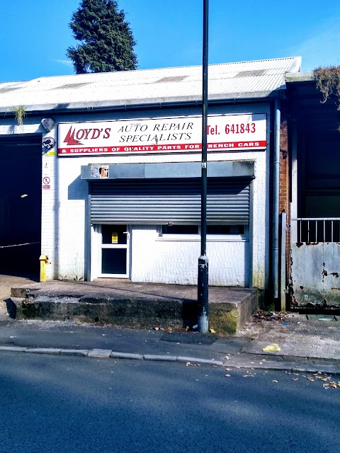 Lloyds Citroën - Peugeot Specialists