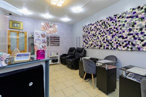 Stratford Salon