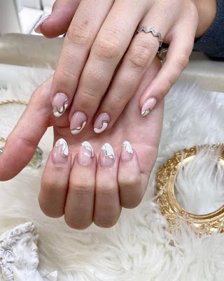 T & J Nail Spa