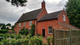 The Clubhouse (Formerly known as Fritton Arms)